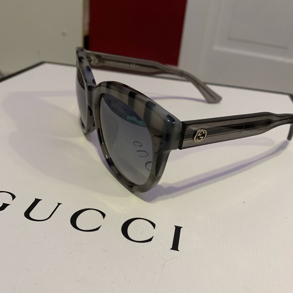 Gucci Sunglasses - Picture 5 of 8